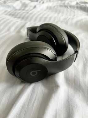 Beats by Dre Over-Ear Headphones - Matte Black